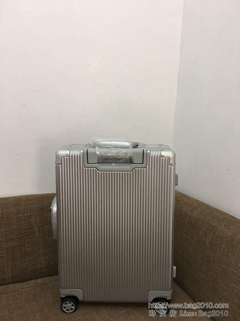 RIMOWA日默瓦 拉箱/拉杆箱 pc+鋁鎂合金 經典classic系列 明星同款 8025 限量20寸登機箱  xbt1144